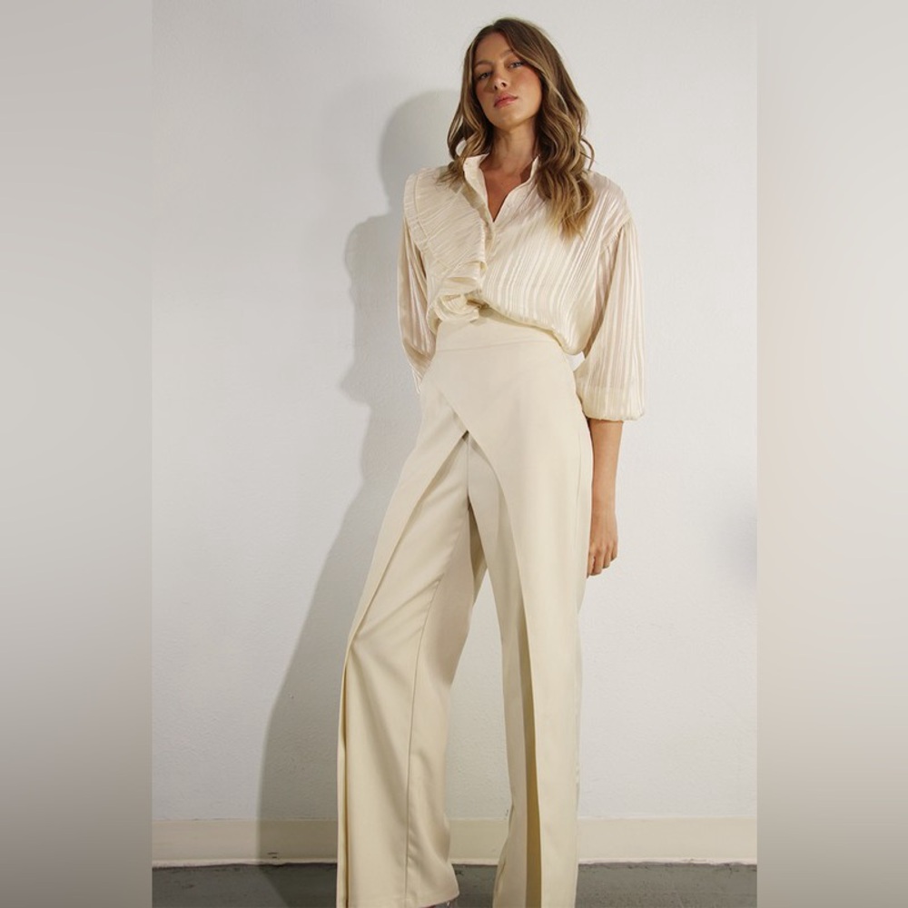 Elegant cream pants- tie in the back -size Medium